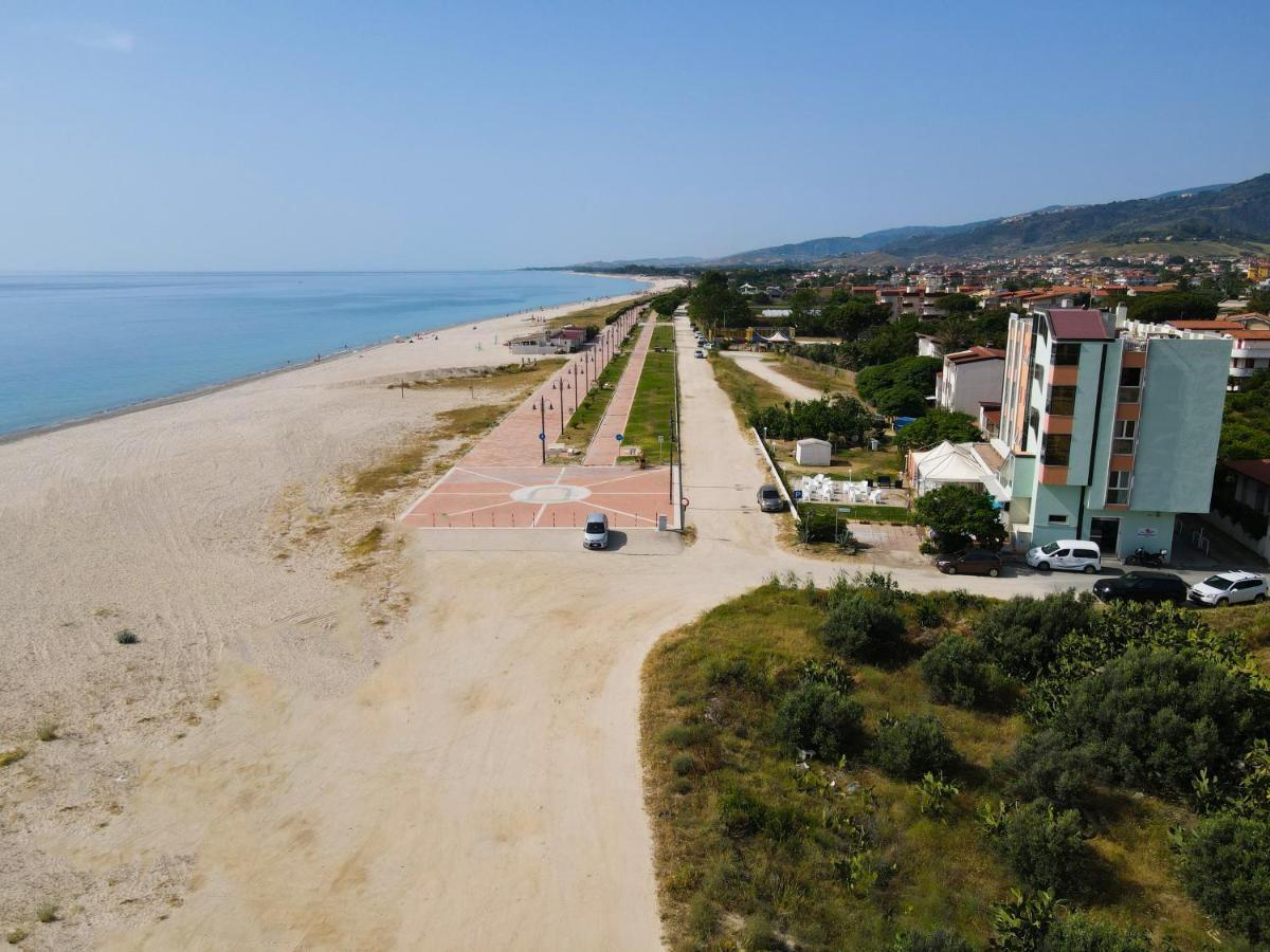 דאבולי Hotel Rivabella מראה חיצוני תמונה