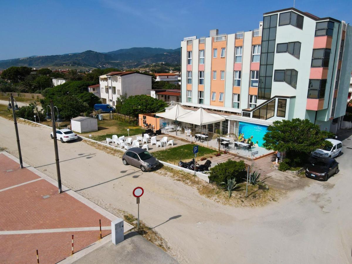 דאבולי Hotel Rivabella מראה חיצוני תמונה