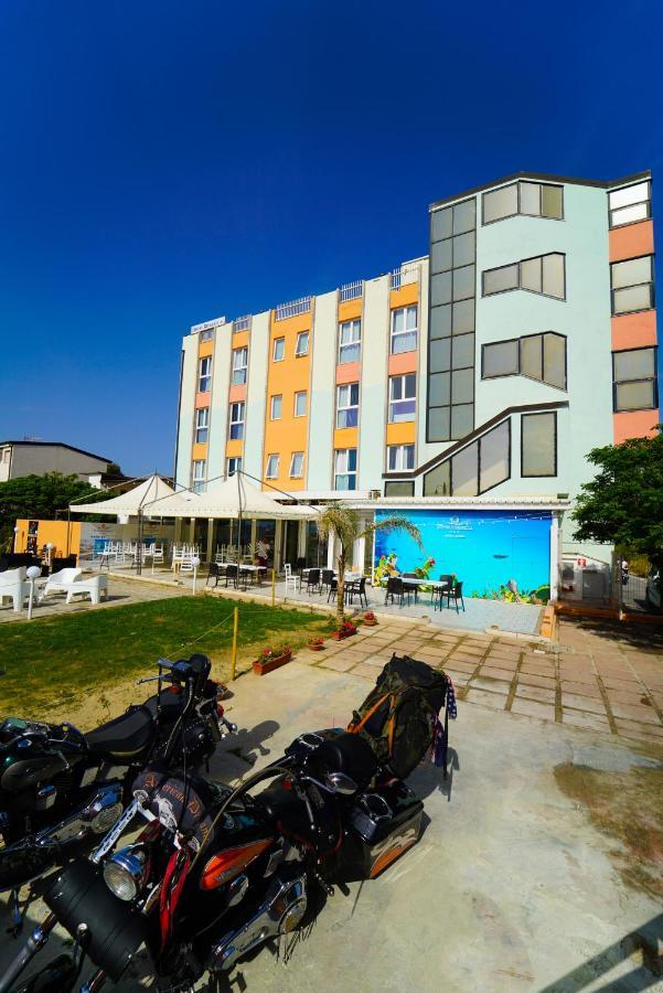 דאבולי Hotel Rivabella מראה חיצוני תמונה
